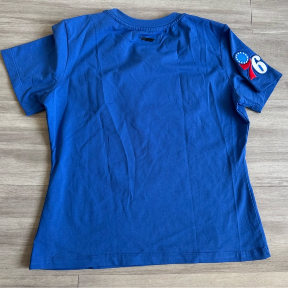 Pro Standard Philadelphia 76ers Women's Tee - Picture 2 of 3